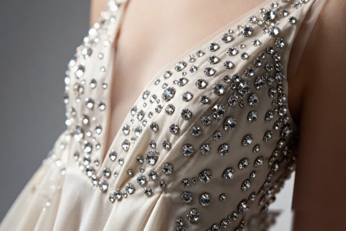 Hotfix rhinestone applications on garments - wholesale rhinestones for clothing decoration